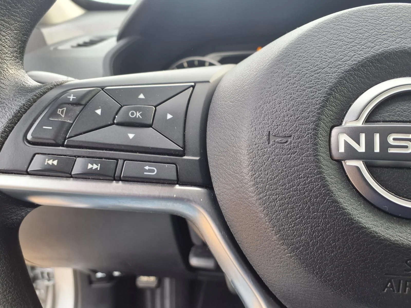 Certified Used 2023 Silver Nissan 2.5 SV image 16