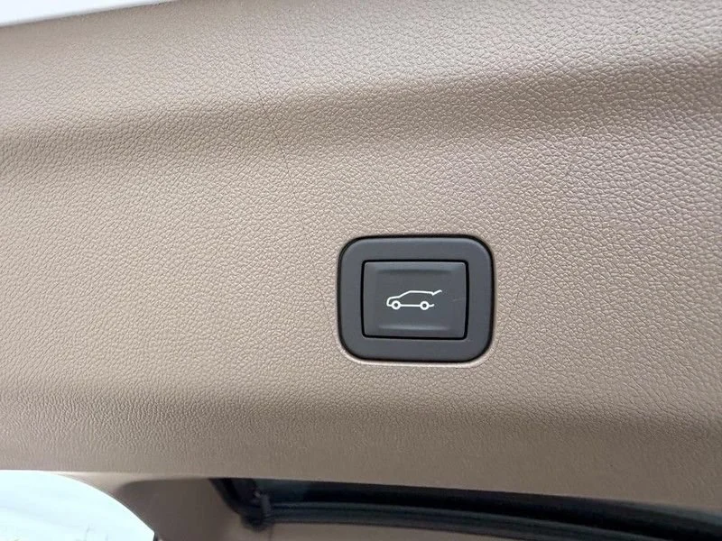 2026 GMC Yukon Denali - Photo 6