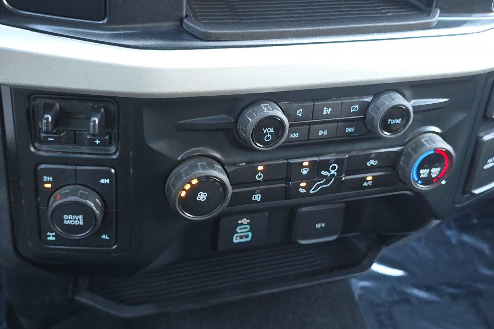 Used 2023  Ford XLT image 21