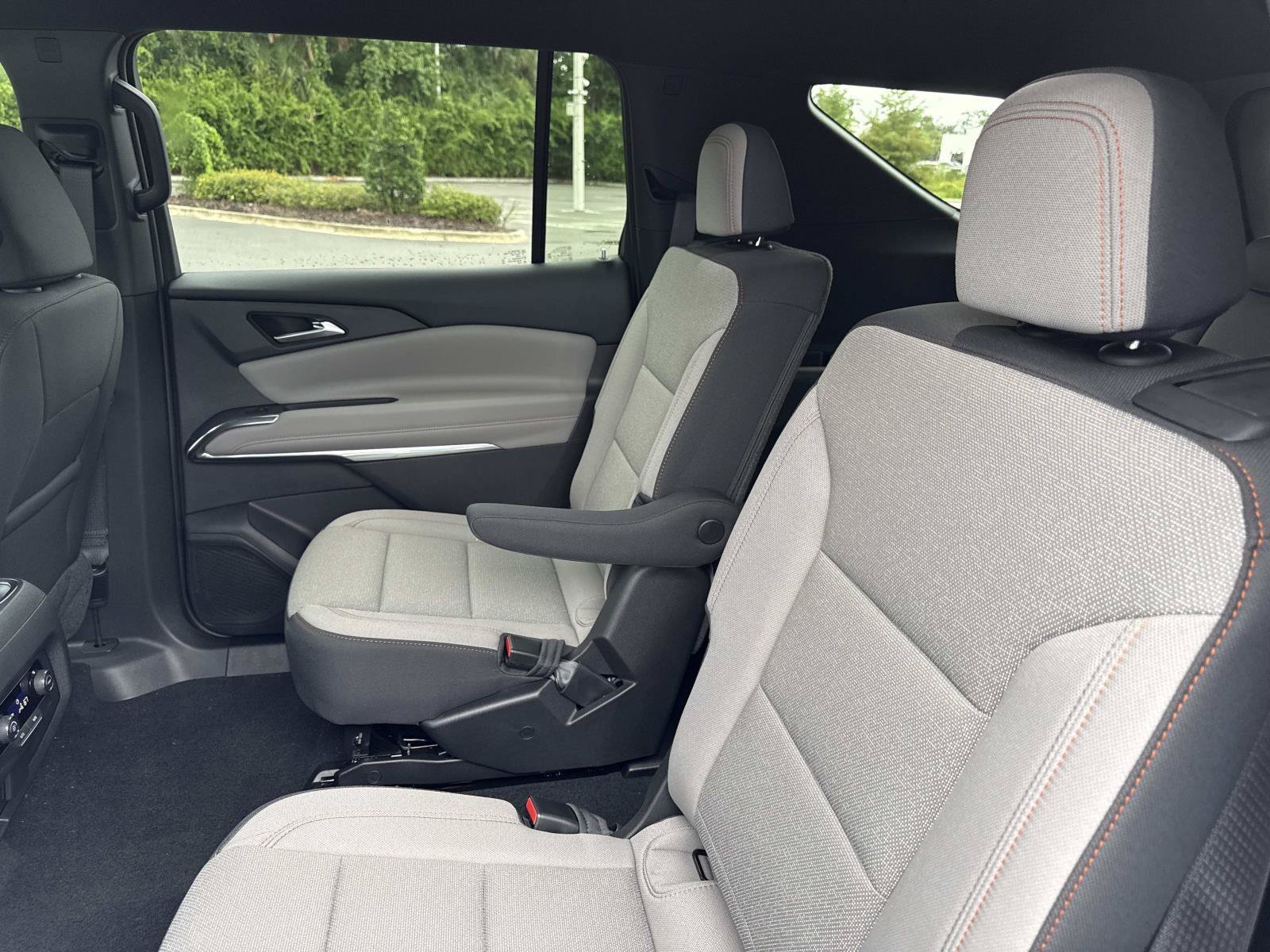 2027 Chevrolet Traverse LT - Photo 11