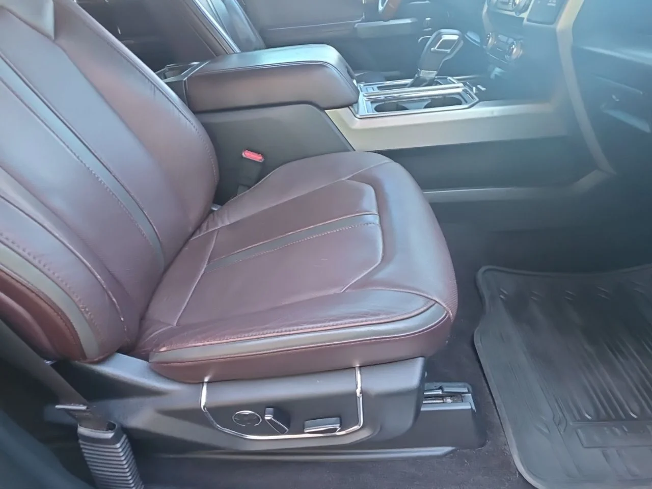 Used 2015 Black Ford Platinum image 25