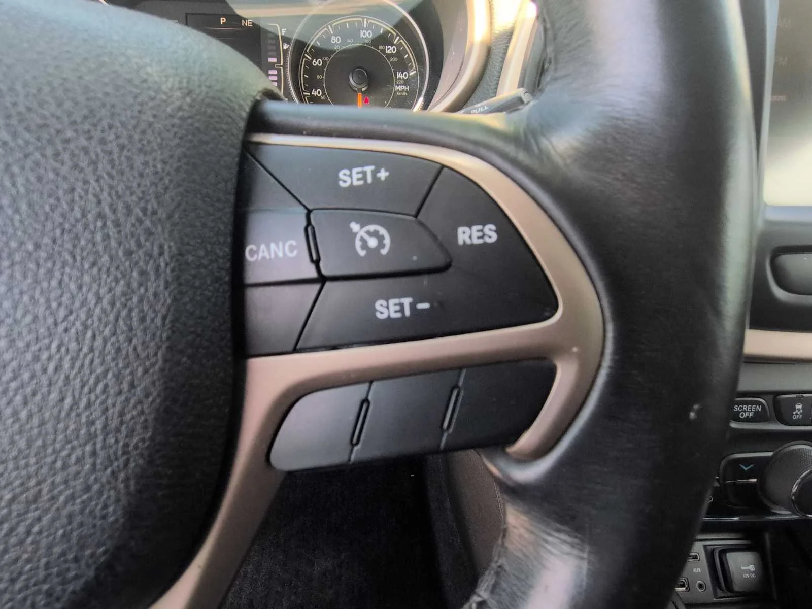 Used 2016 Billet Silver Metallic Clearcoat Jeep Latitude image 25