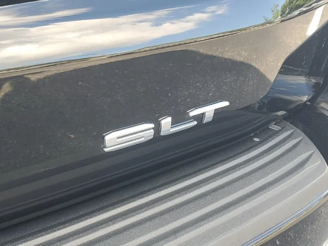 Used 2022 ONYX BLACK GMC SLT image 35
