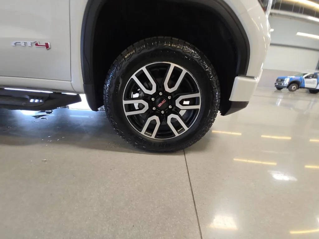 Certified Used 2025 Summit White GMC AT4 image 28