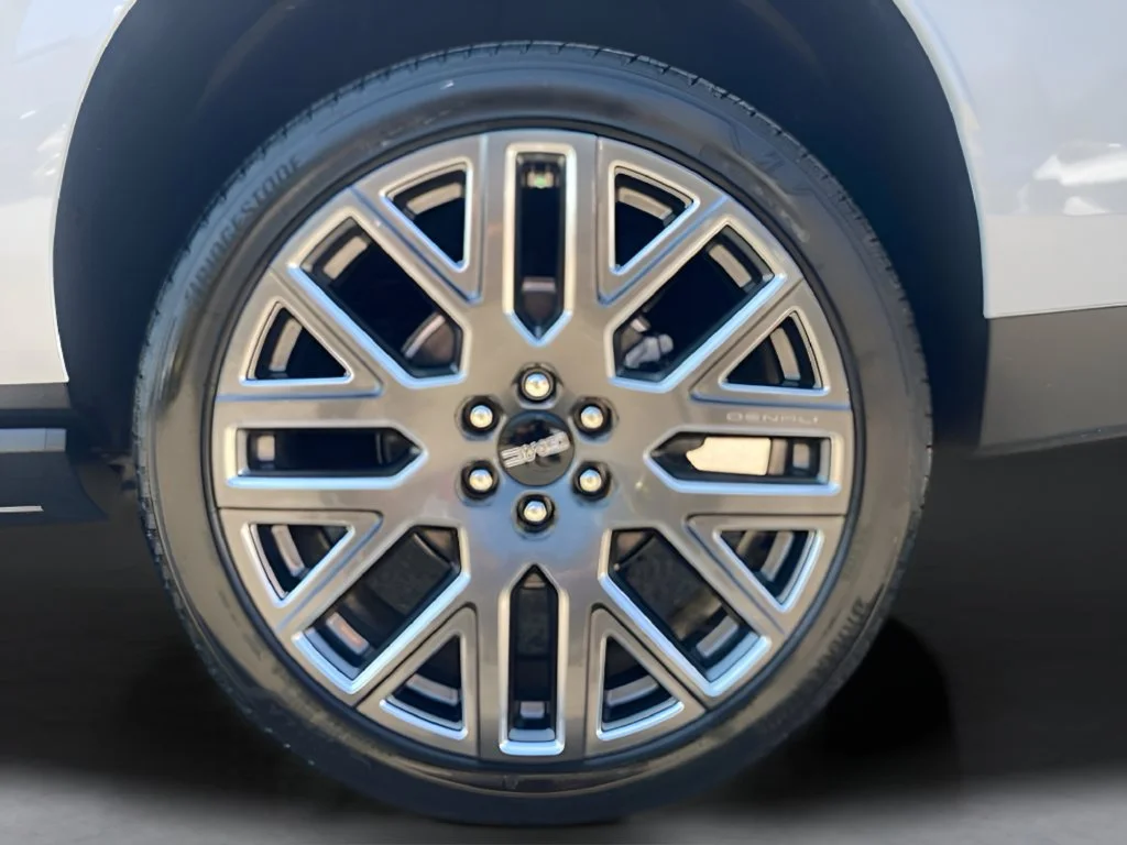 New 2026 Glacier White Tricoat GMC Denali Ultimate image 28