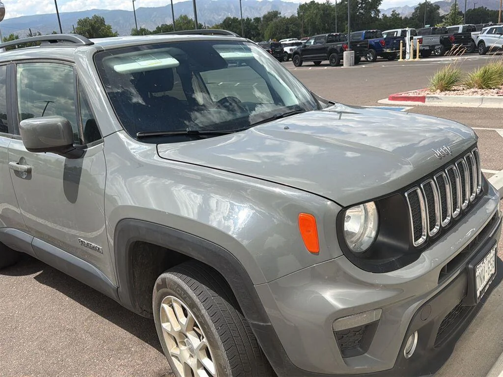 Used 2020 Sting-Gray Clearcoat Jeep Latitude image 1