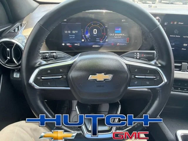 Used 2025 Mosaic Black Metallic Chevrolet LT image 27