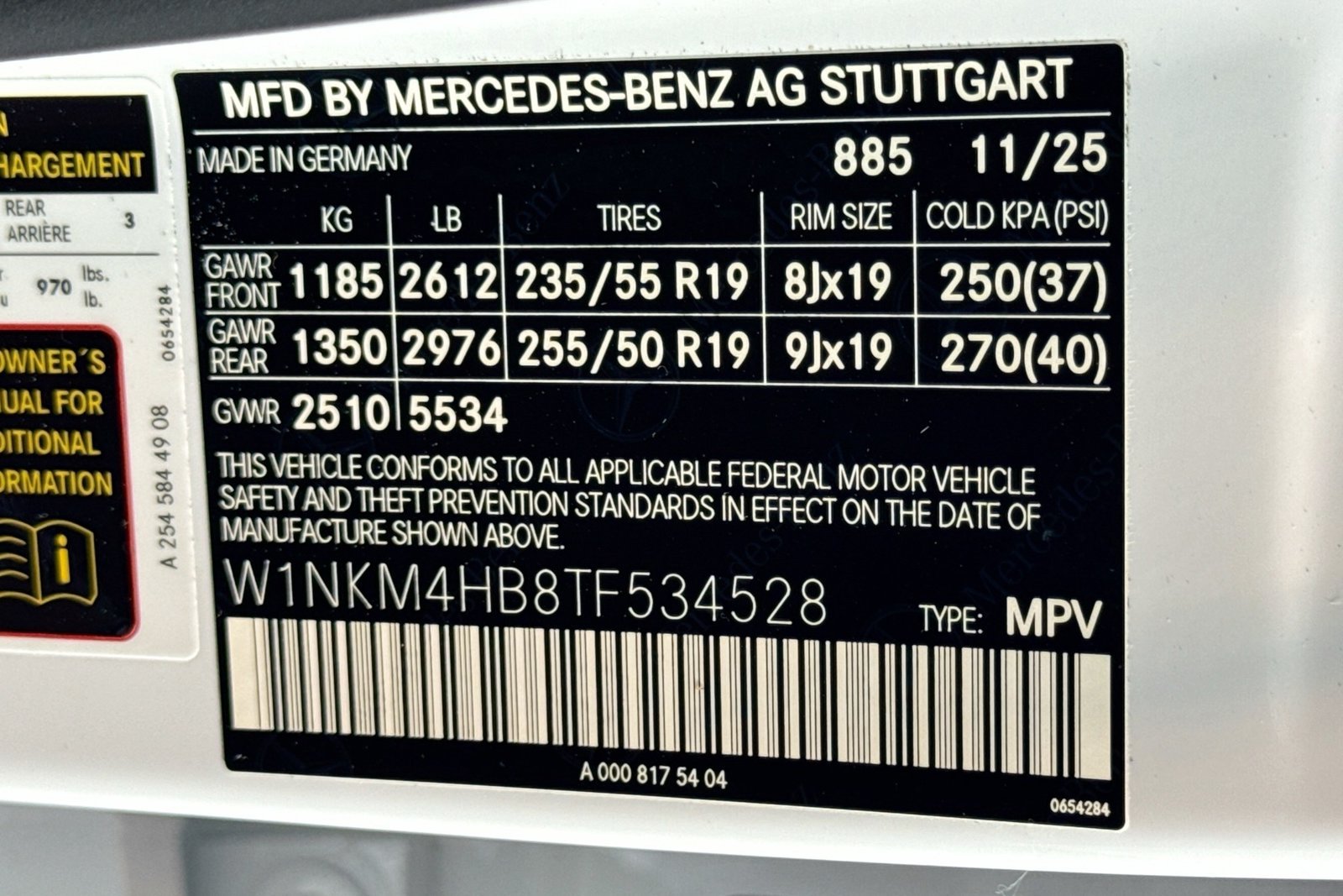 New 2026 MANUFAKTUR Moonlight White Metallic Mercedes-Benz GLC 300 image 30