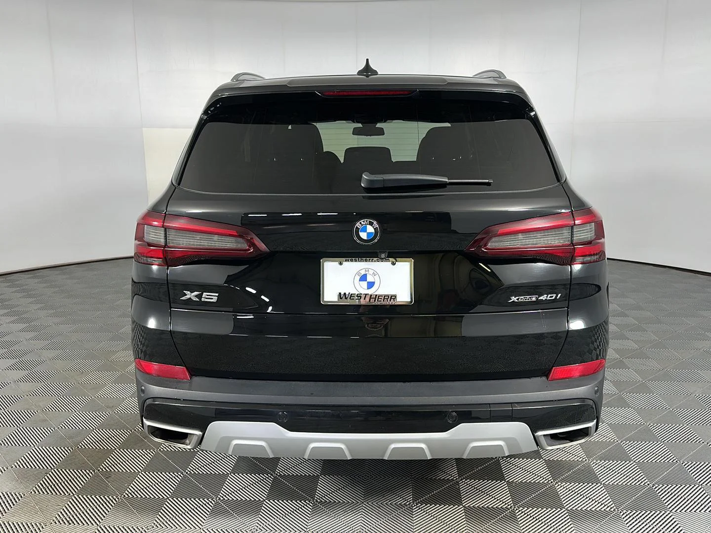Used 2021 Jet Black BMW xDrive40i image 27