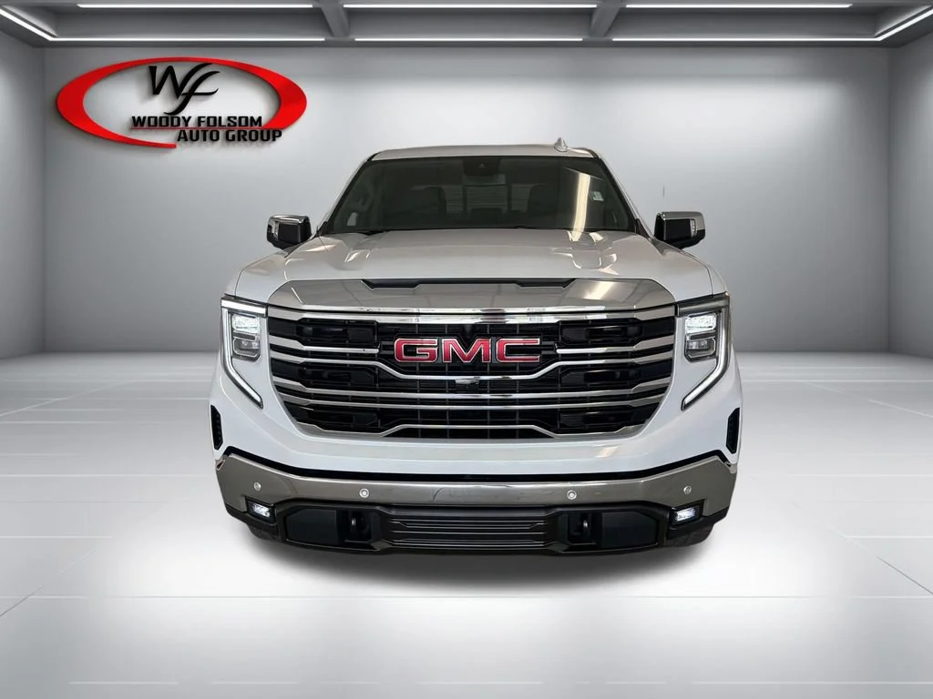 New 2026 Glacier White Tricoat GMC SLT image 2