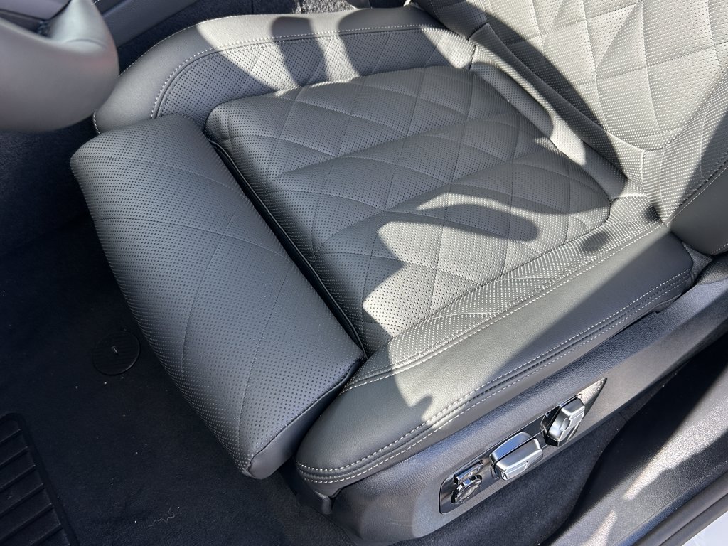 New 2027 Mineral White Metallic BMW xDrive40i image 15