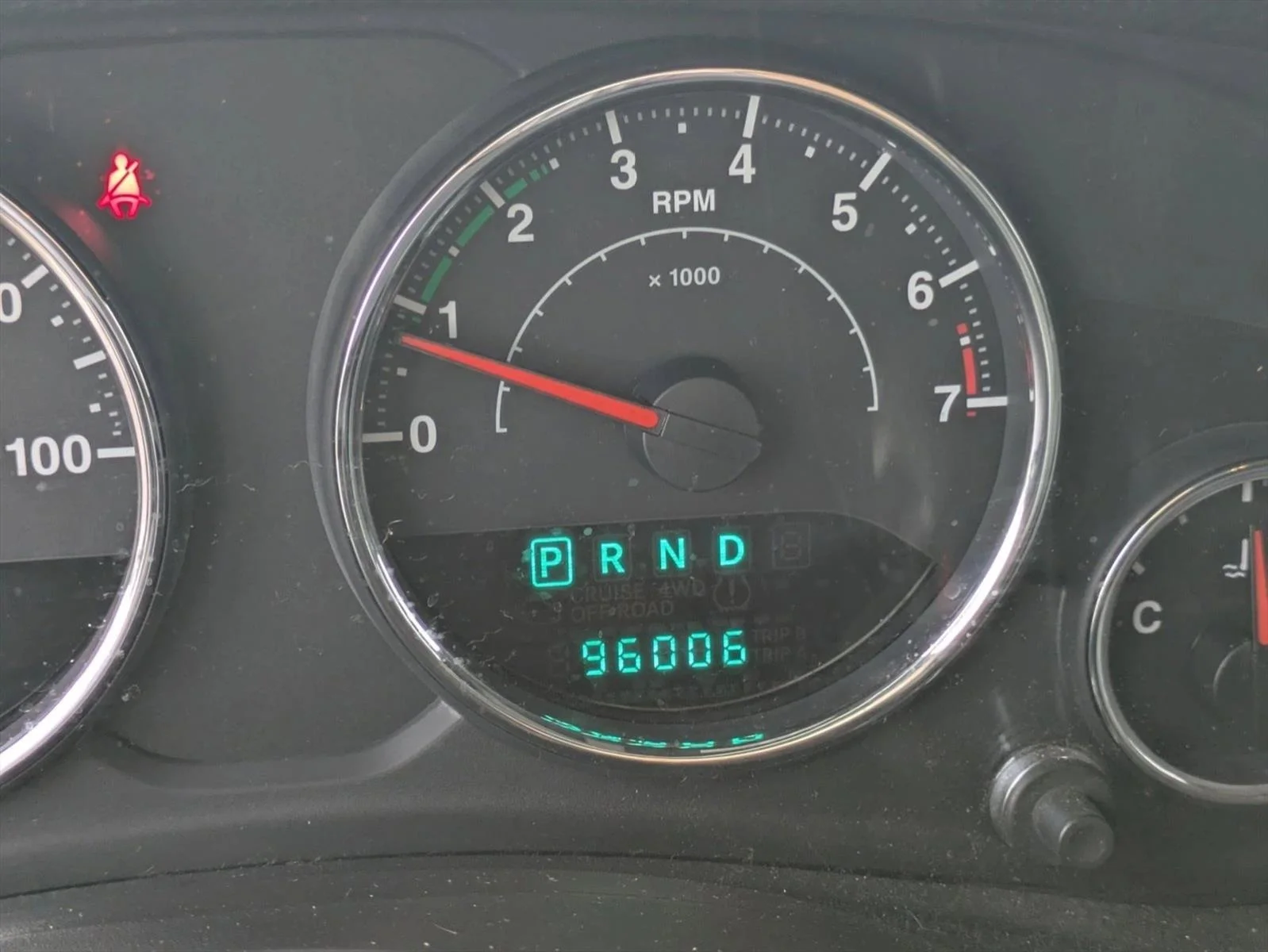 Used 2014 Billet Metallic Clearcoat Jeep Sport image 10