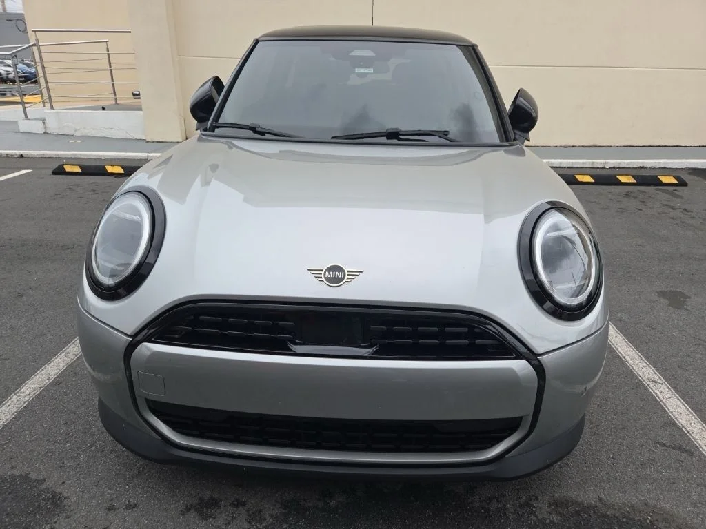 Used 2025 Silver MINI Signature image 2