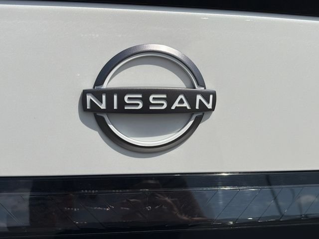 New 2026 Aspen White TriCoat / Super Black Two-tone Nissan SR image 33