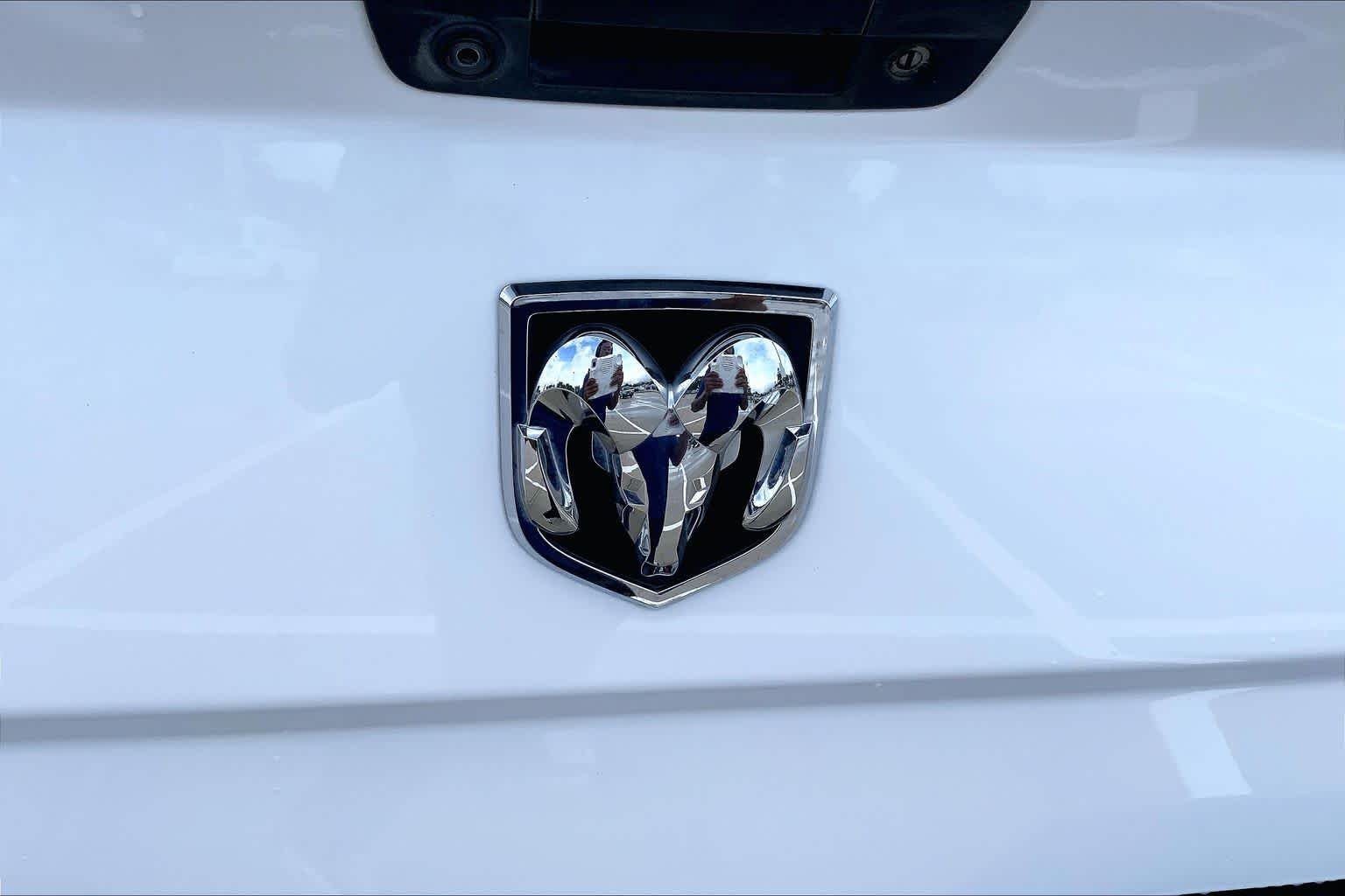 Used 2018 Bright White Clearcoat Ram Lone Star Silver image 9