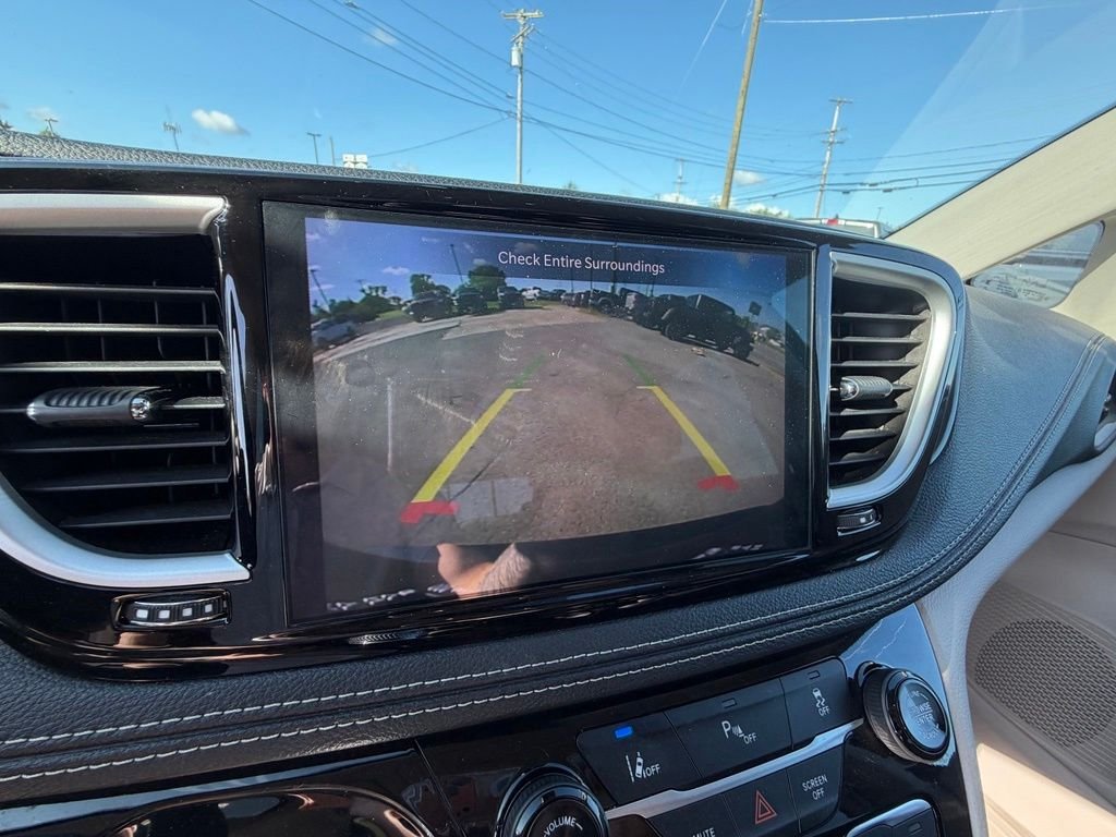 Used 2023 Black Chrysler Touring L image 22