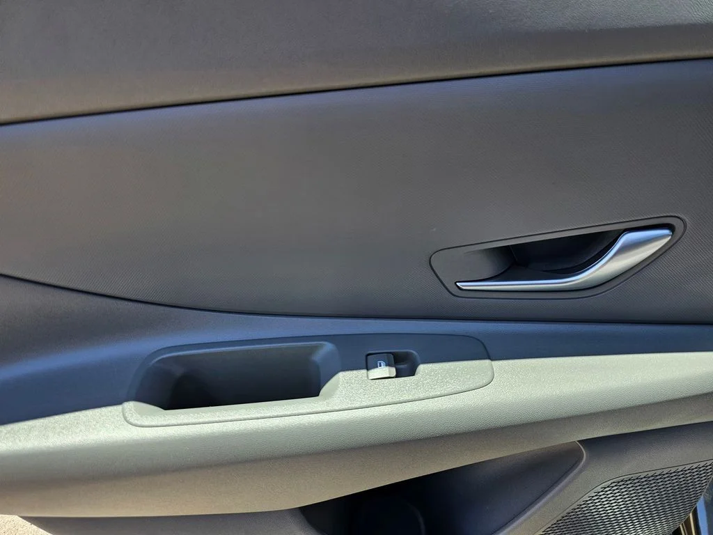 Used 2025 Gray Hyundai SE image 17
