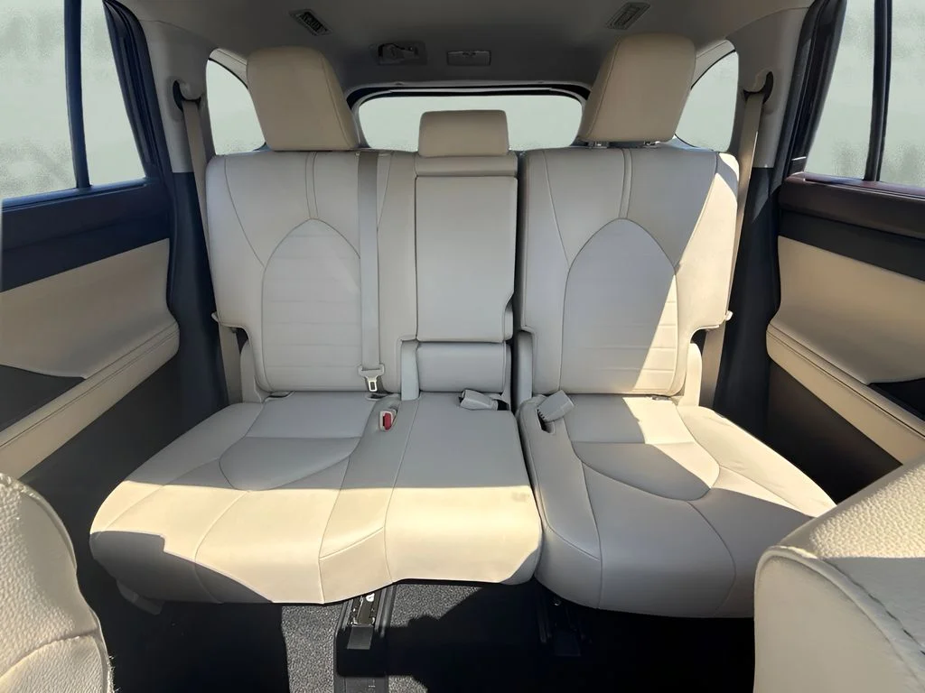 Used 2021 Black Toyota XLE image 7