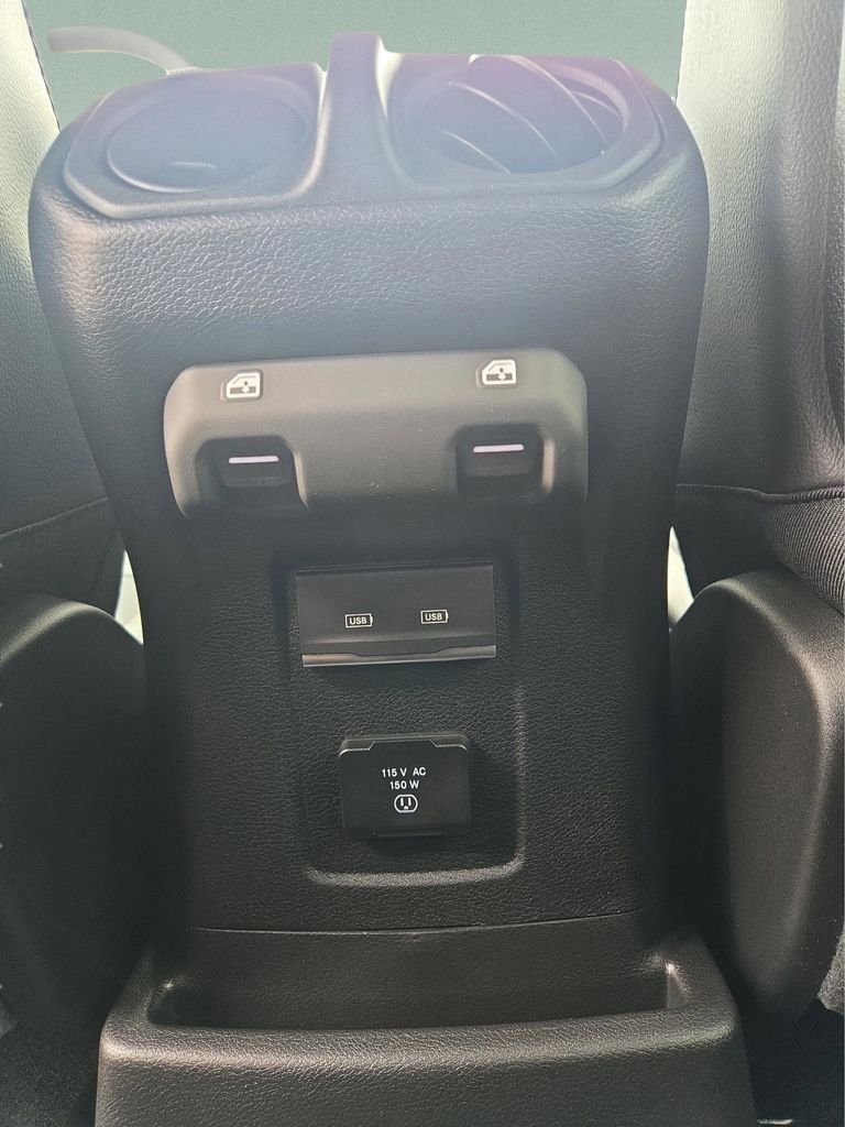 2025 Jeep Wrangler 4-Door Sahara - Photo 33