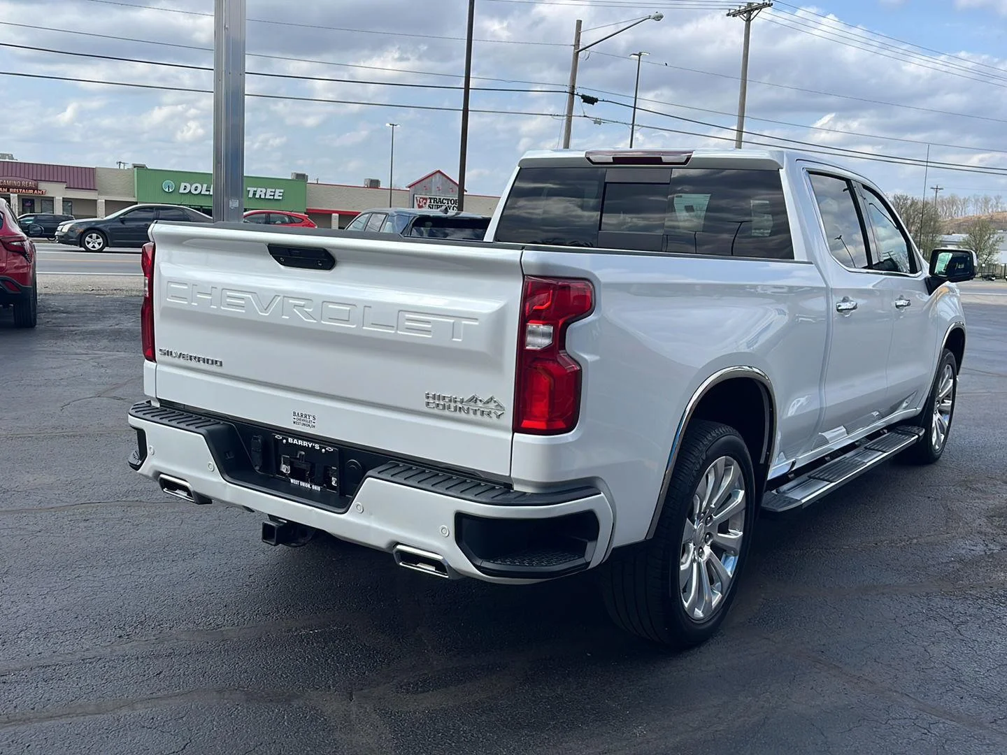 Used 2022 Iridescent Pearl Tricoat Chevrolet High Country image 5