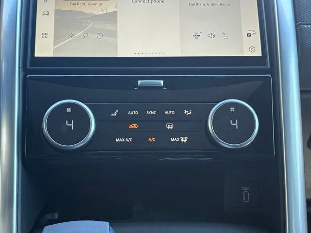 New 2026 Santorini Black Land Rover Dynamic SE image 50