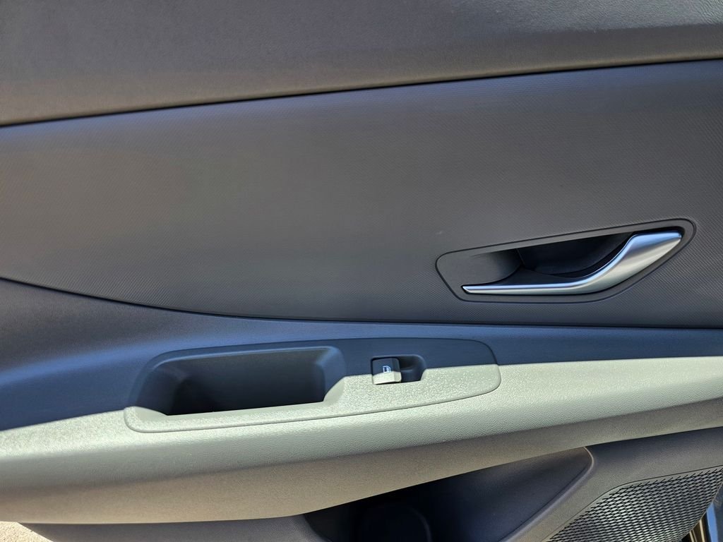 2025 Hyundai Elantra SE - Photo 18