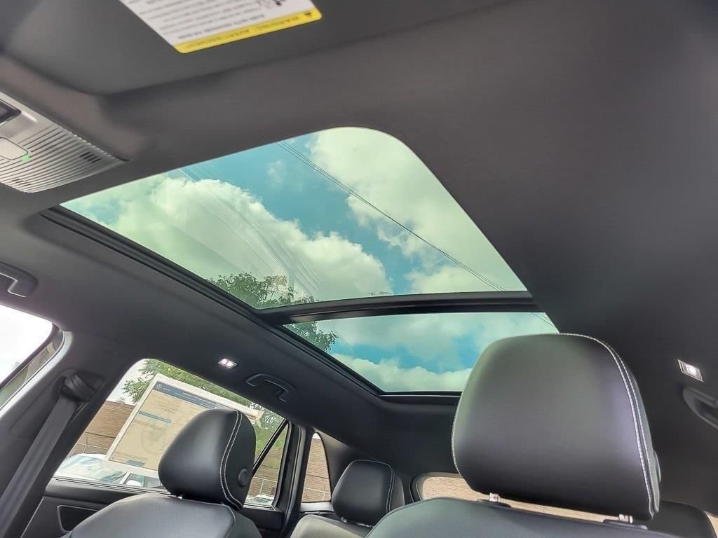 2026 Volkswagen Atlas Cross Sport SE w/Tech - Photo 10
