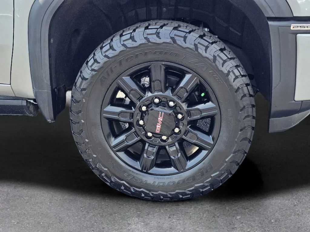 Used 2026 Sterling Metallic GMC AT4 image 6