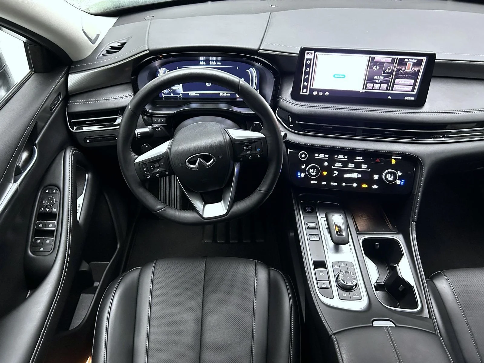 Used 2026 White INFINITI LUXE image 14