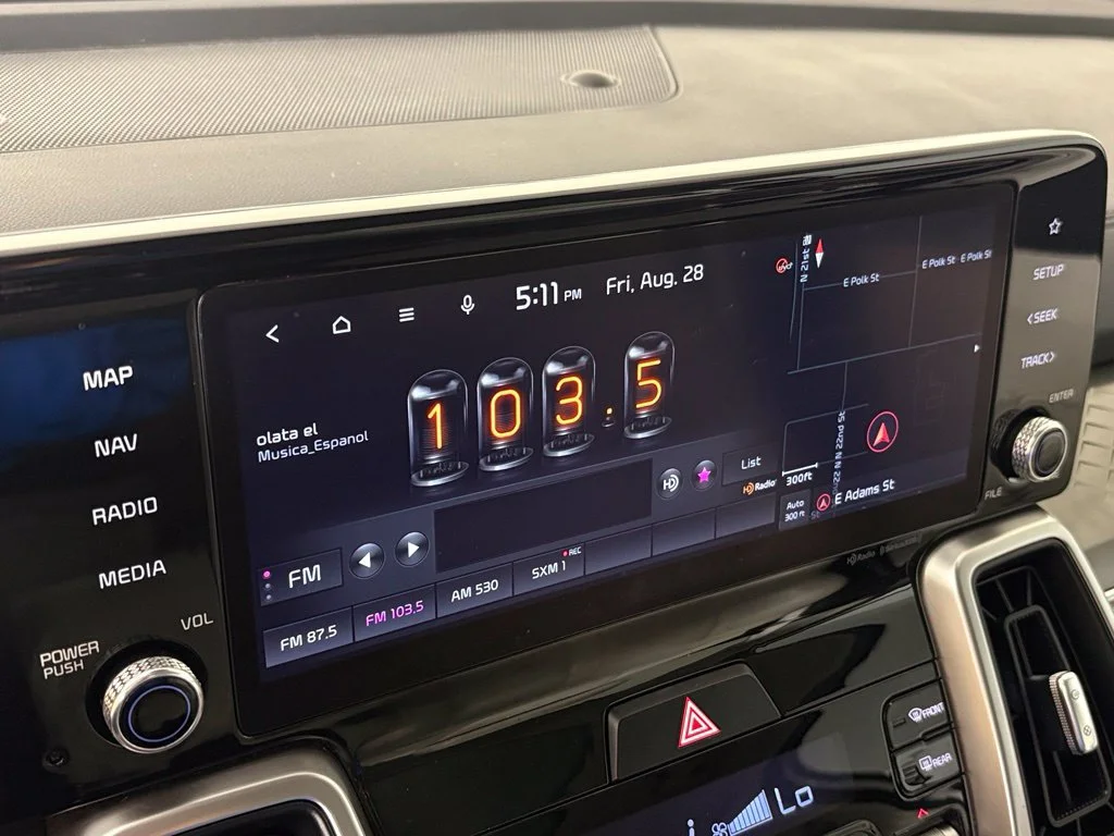Used 2022 White Kia S image 26