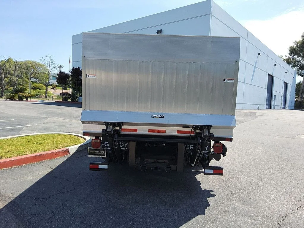 2025 Ford F-550 Super Duty Chassis Cab XL - Photo 29
