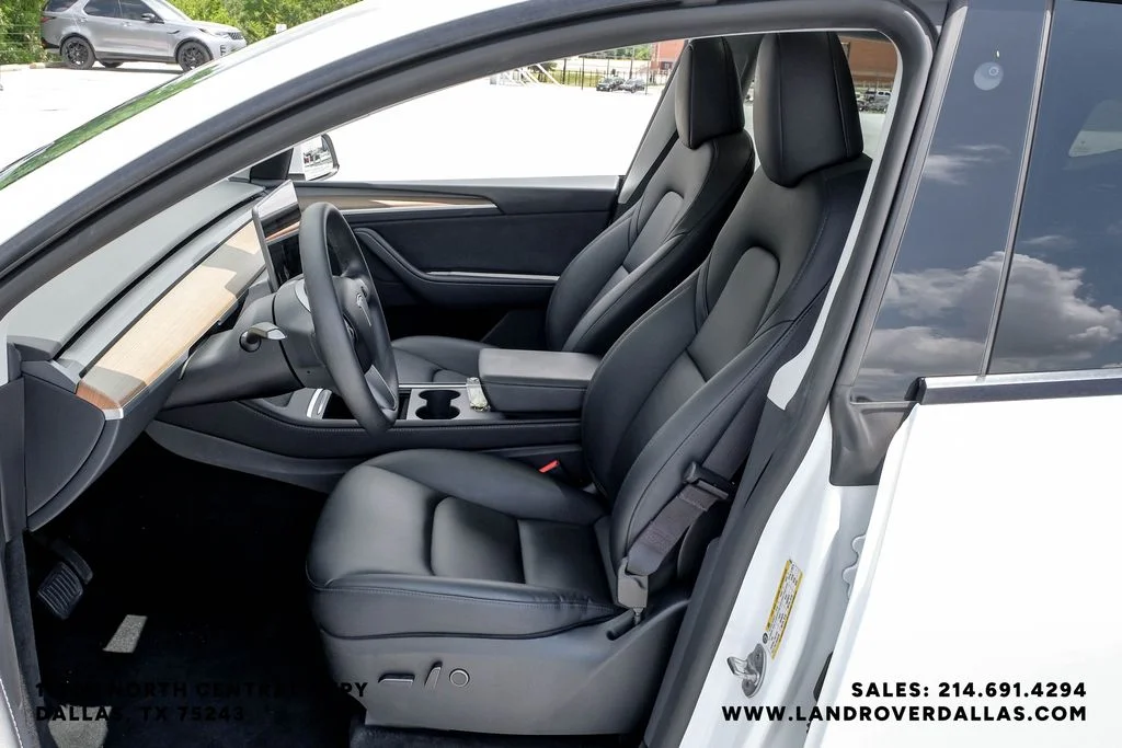 Used 2023 White Tesla Long Range image 3