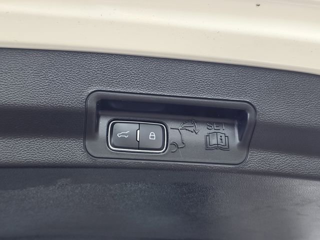 Used 2023 White Ford XLT image 34