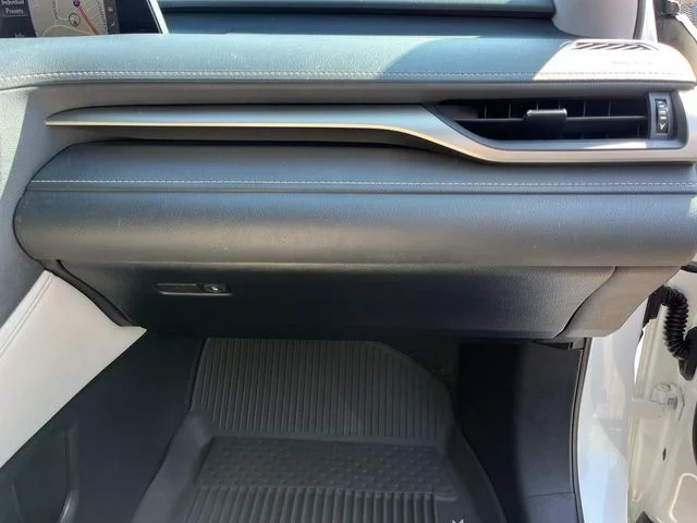Used 2018 White Lexus 350L image 28