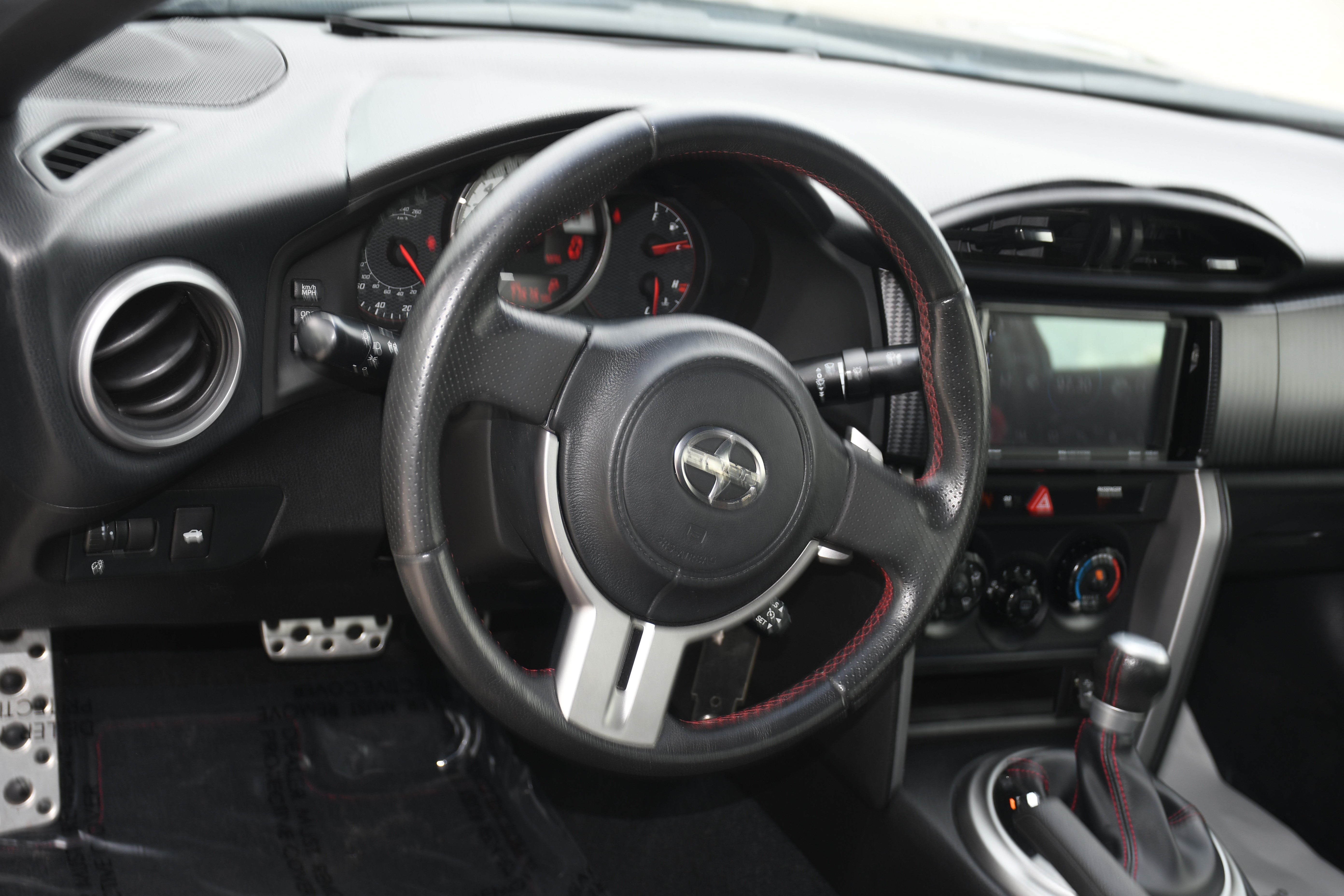 Used 2013 Gray Scion Base image 8