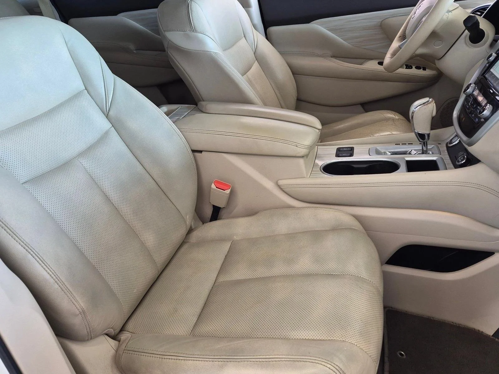 Used 2018 Pearl White Nissan SL image 19