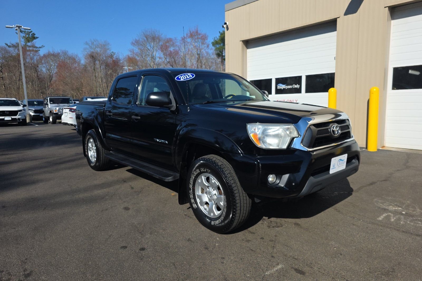 Used 2013 Black Toyota Base image 1