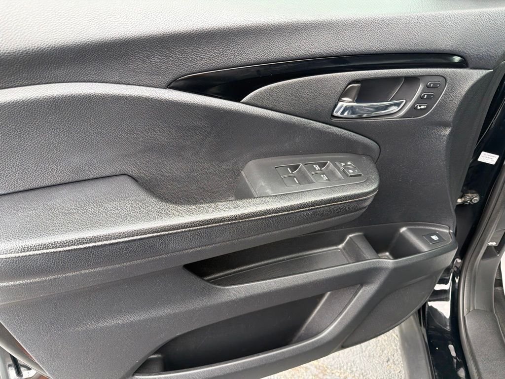 Used 2018 Black Honda RTL-E image 9