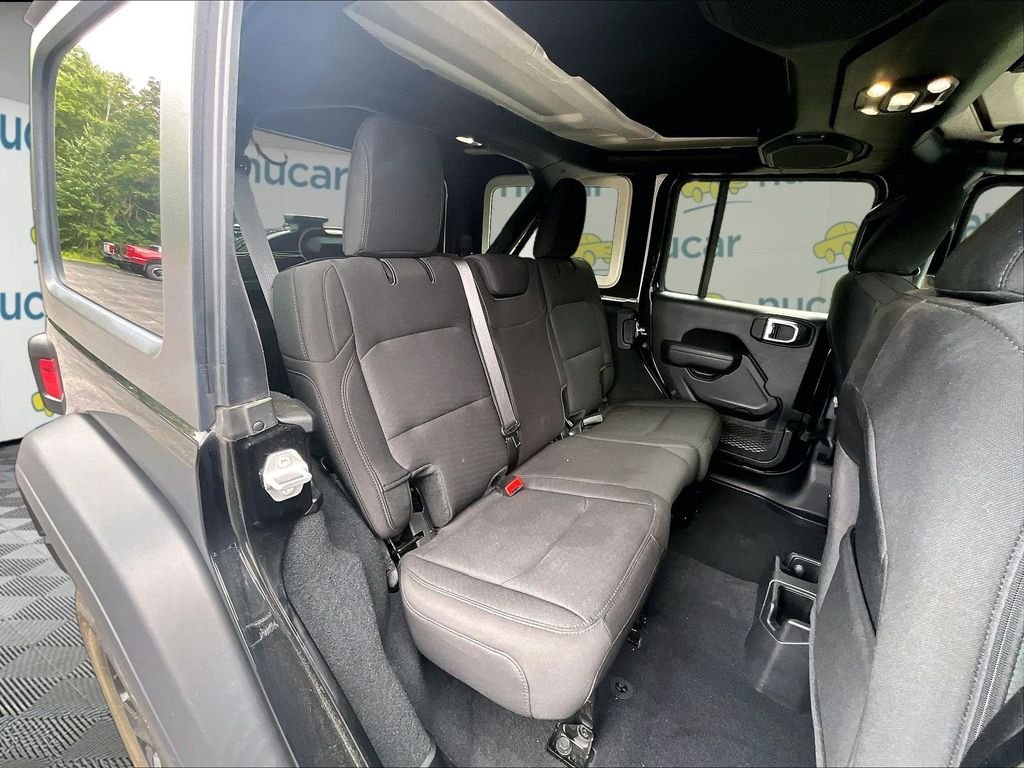 Used 2022 Black Jeep Unlimited Sport Altitude image 16