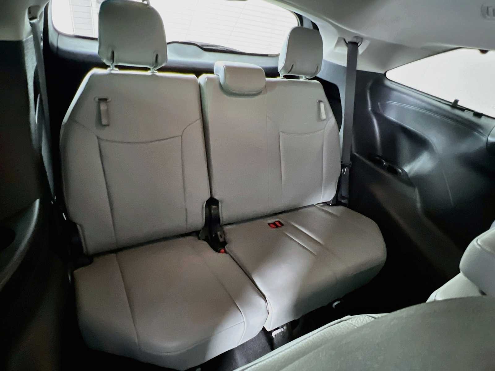 Used 2026 Wind Chill Pearl Toyota XLE image 28