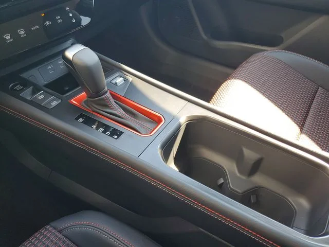 2026 Nissan KICKS SR - Photo 8