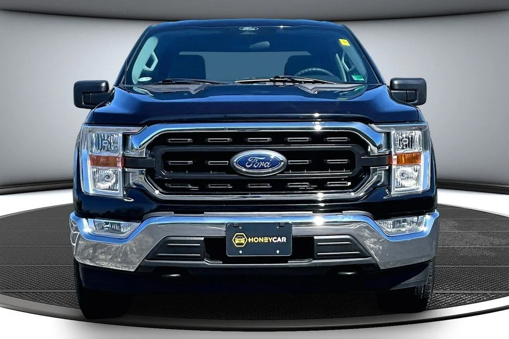 Certified Used 2022 Black Ford XLT image 2