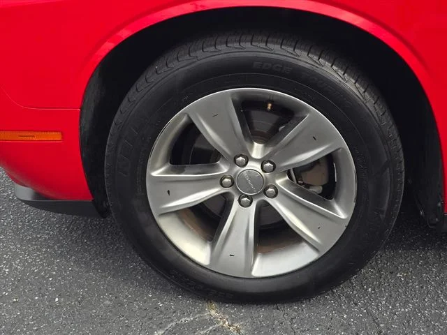 Used 2017 Red Dodge SXT image 29