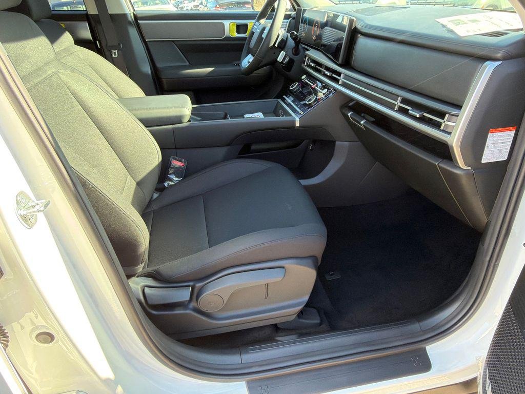 New 2026 White Hyundai SE image 13
