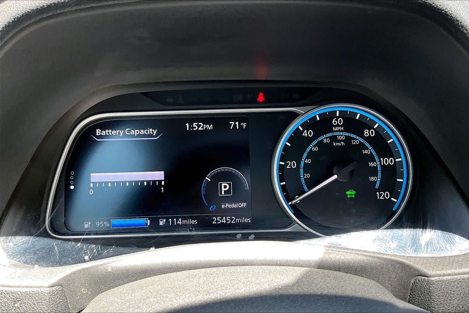 Used 2019 Pearl White Tricoat Nissan SV image 25
