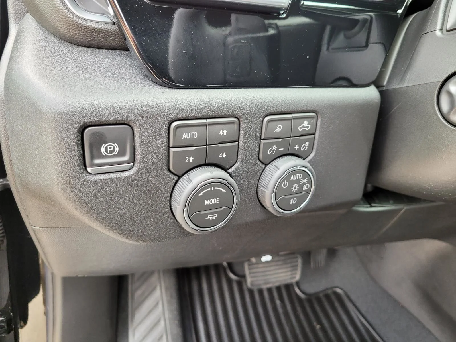2026 Chevrolet Silverado 1500 LTZ - Photo 16