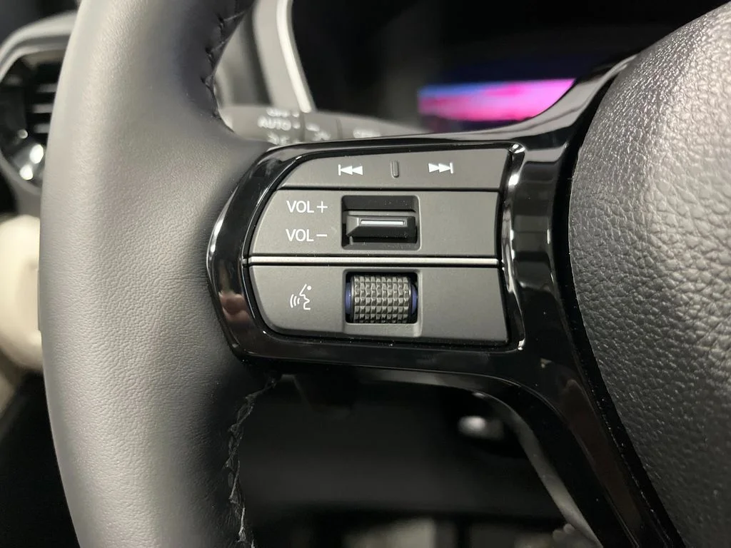 New 2026 Platinum White Pearl Honda Touring image 17