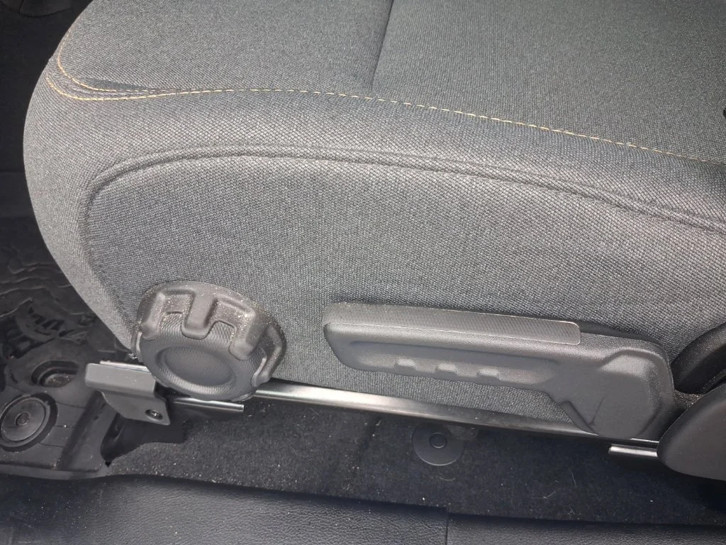 Used 2025 Blue Jeep Sport S image 21