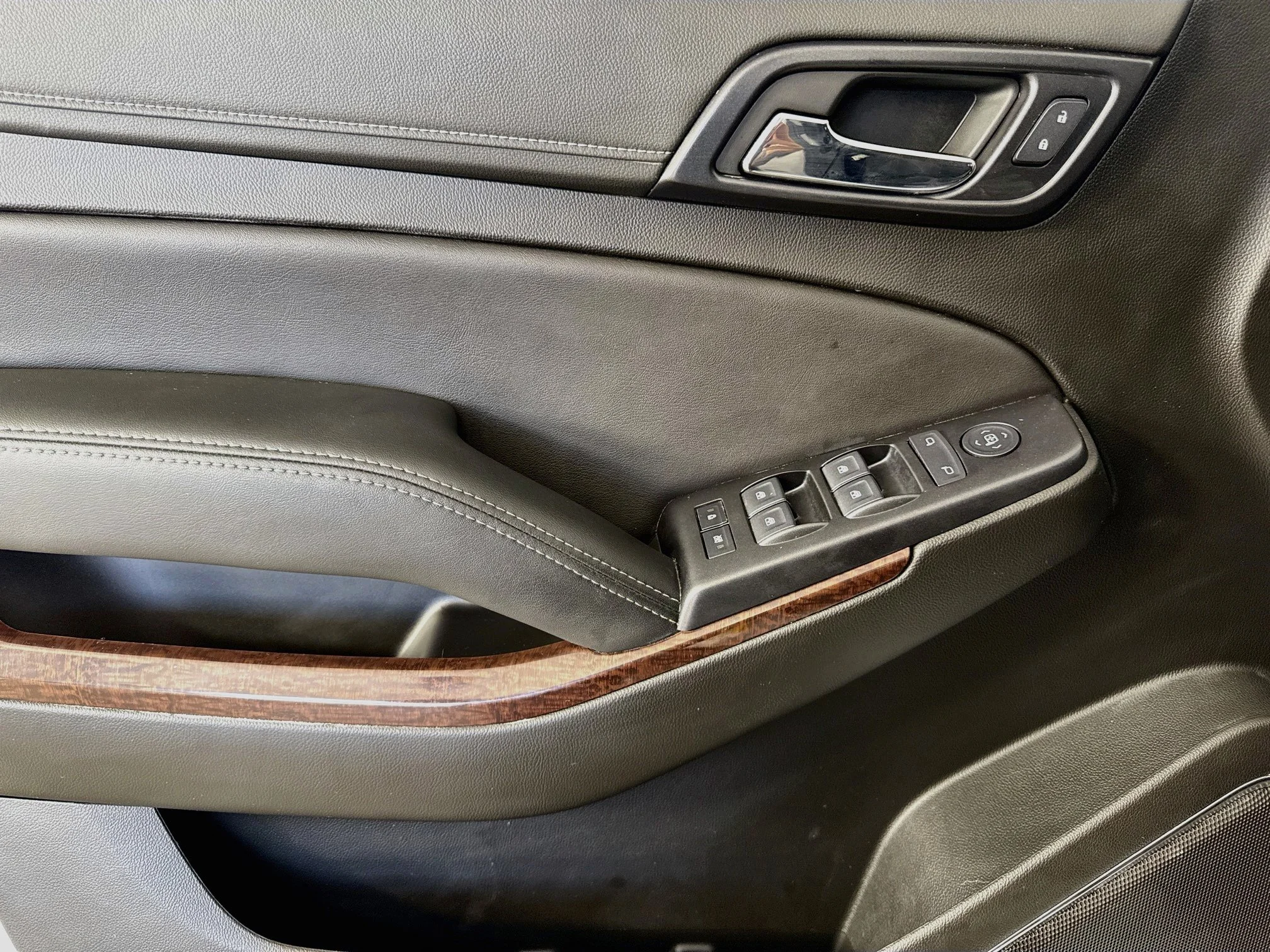 Used 2019 SUMMIT WHITE GMC SLE image 19