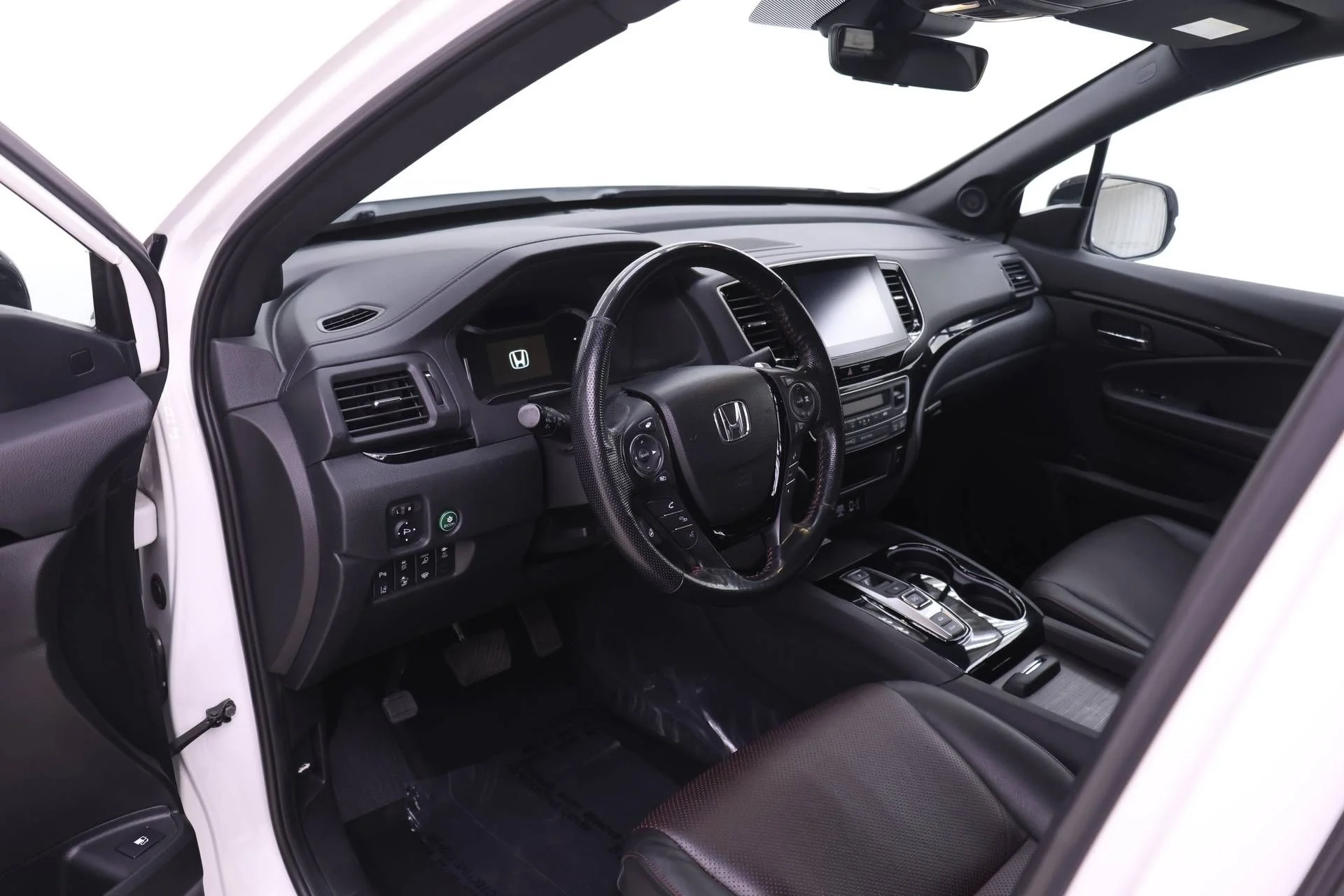 Certified Used 2023 Platinum White Pearl Honda Black Edition image 3